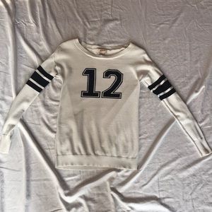 Black & white long sleeve sweater